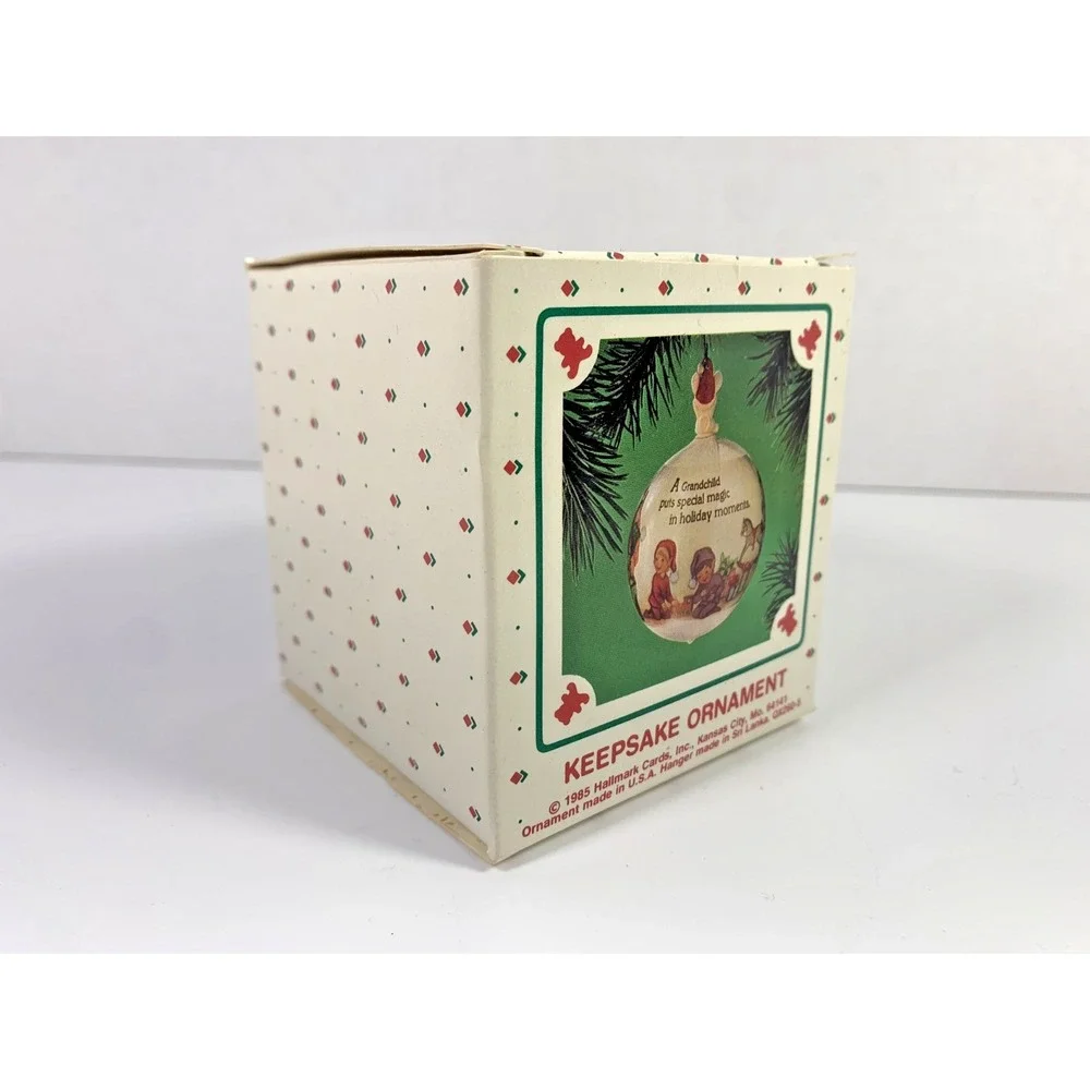 Hallmark 1985 Vintage Grandchild's First Christmas Satin Ball‎ Holiday Ornament